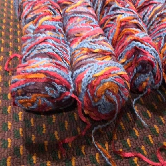 4. skeins 2 ply multicolored variegated thick and thin yarn - Picture 4 of 12